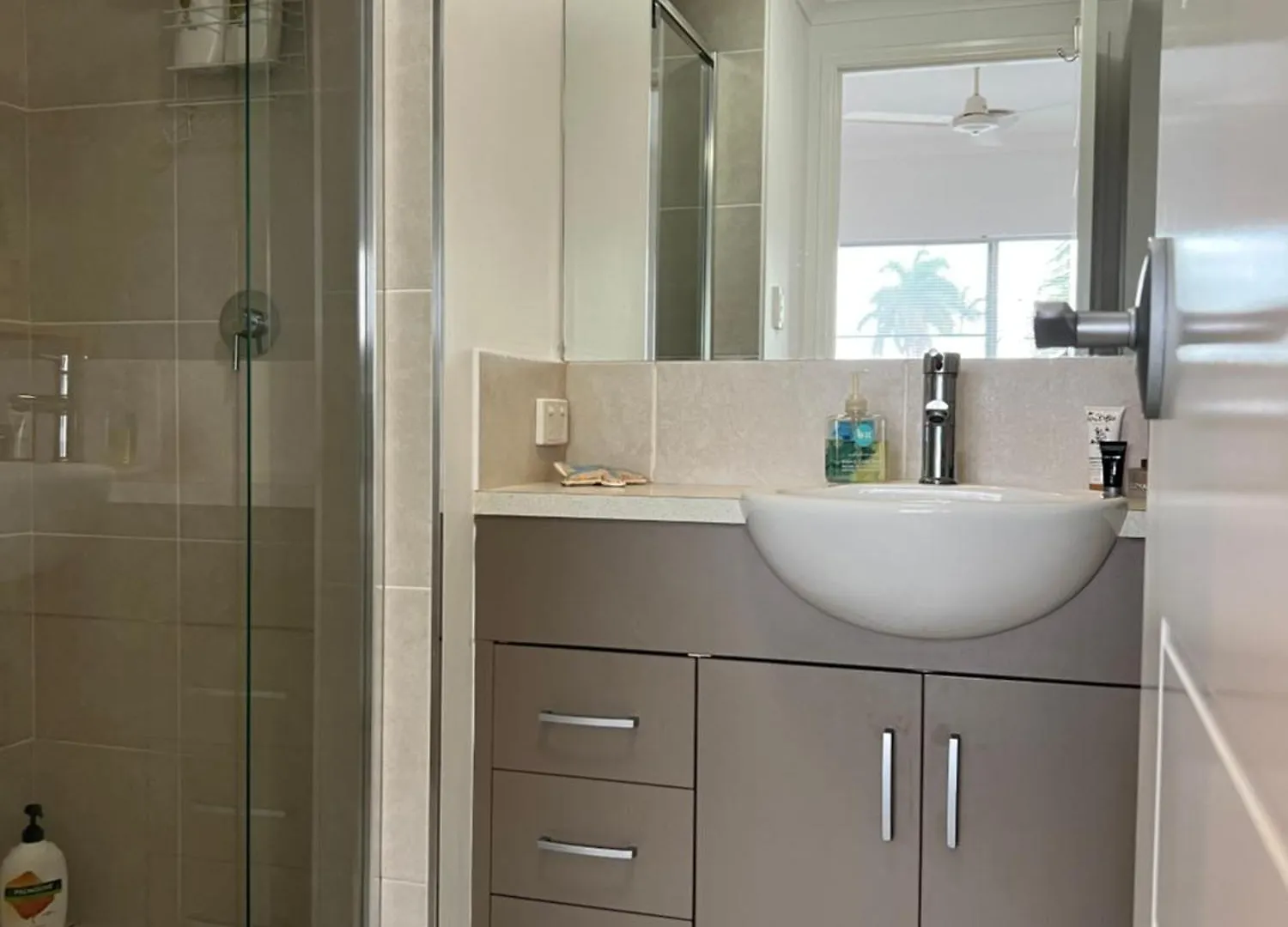 Tropical Resort Vibes - Northern Beaches Cairns Trinity Beach