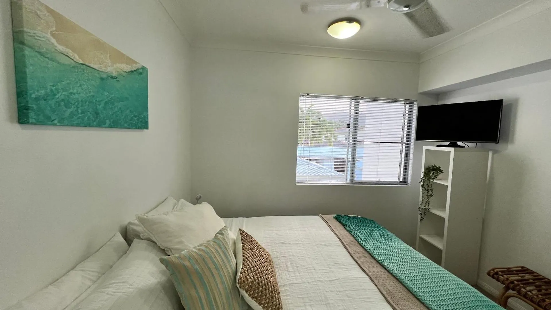 Tropical Resort Vibes - Northern Beaches Cairns Trinity Beach Australien